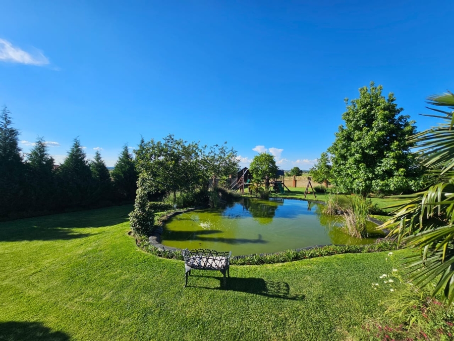 5 Bedroom Property for Sale in Grimbeeck Park North West